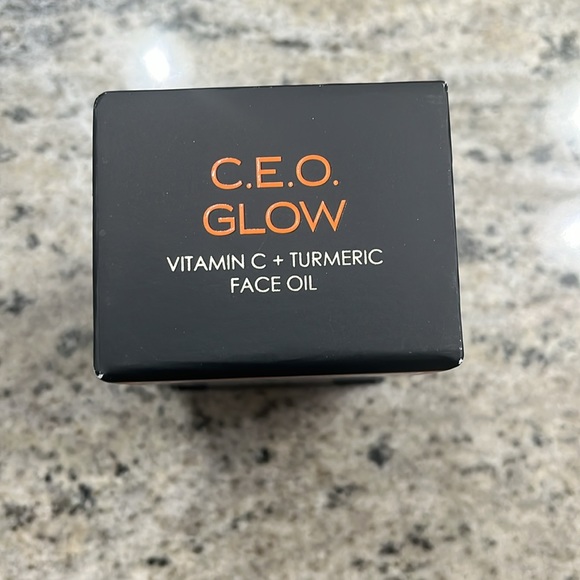 Sunday Riley CEO Glow vitamin c + turmeric face oil - brand new .5 fl oz - Picture 5 of 11